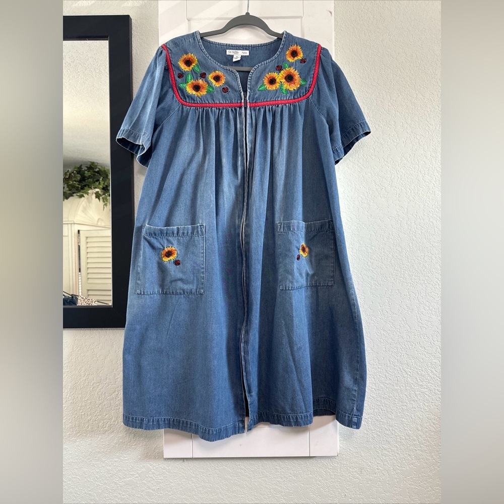 Go Softly Patio PL Women’s dress Sunflower Embroidered Petite